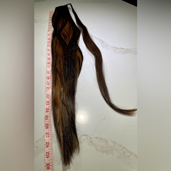 🌺🌺2Fer! HAIR, 30” ponytail, dark brown highlighted and 22” with wrap arounds. - Picture 6 of 11